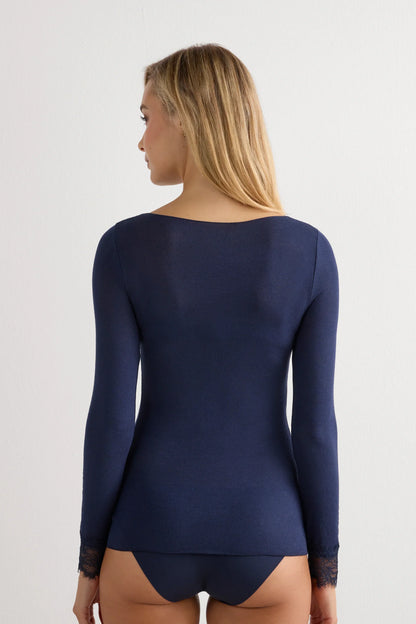 Long sleeve t-shirt