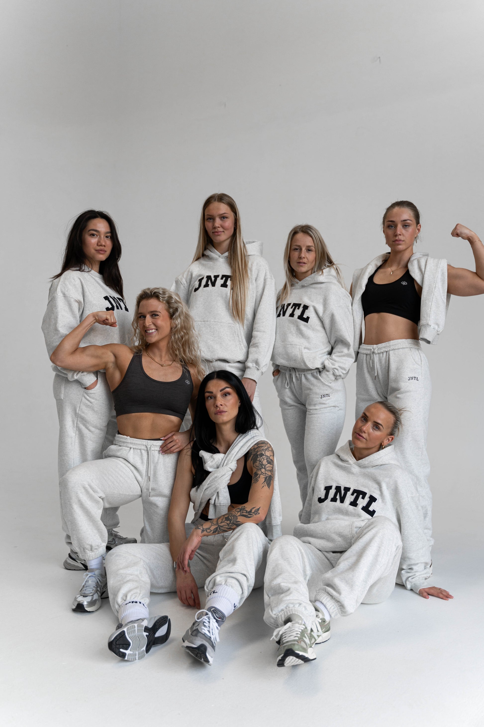 JNTL Oversized Crewneck Sweatshirt (Light Grey)